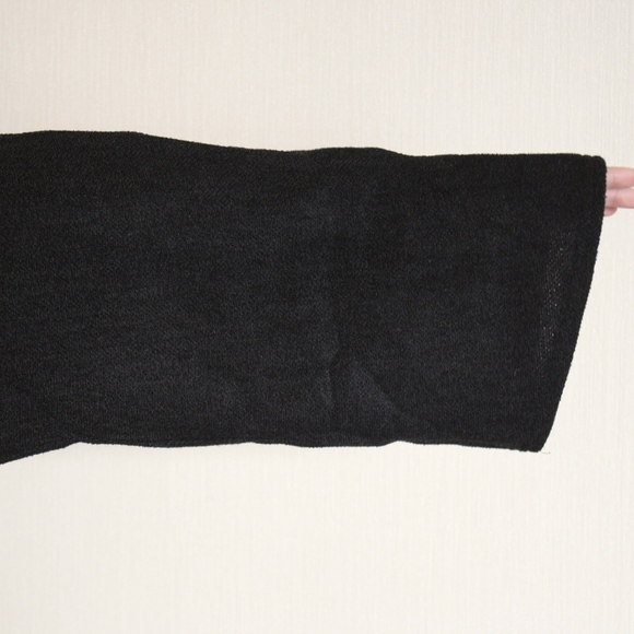 Tobi Cropped Sweater - Picture 2 of 3